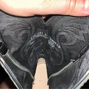 Men’s cowboy boots Dan post